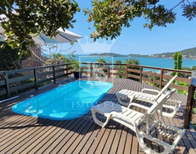 KS-A90 Casa de 4 suites con piscina a 100 metros del mar en Bombinhas