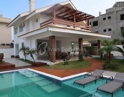 IB-Lccg30 Casa de 4 habitaciones con piscina a 60 metros del mar en Canto Grande