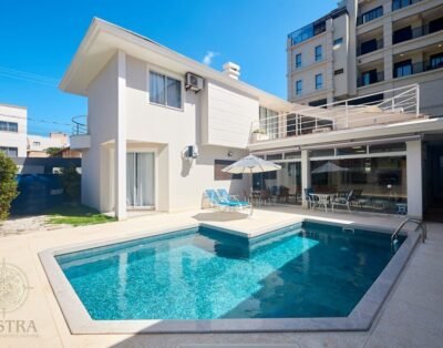 IB-LCCG22 Casa de 6 habitaciones con piscina a 50 metros del mar en Canto Grande