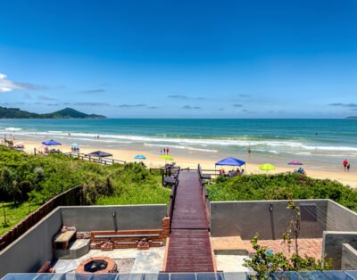 C8-2054 Casa con 5 suites frente al mar en Canto Grande