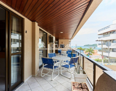 LI-1038 Departamento de 3 habitaciones con vista al mar en Bombinhas