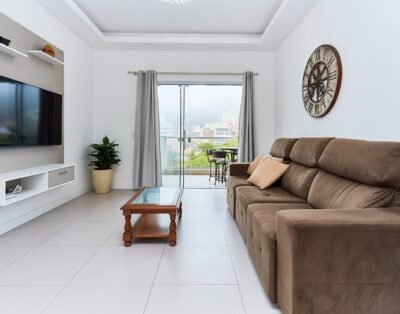 LI-1037 Departamento de 2 suites a 150 metros del mar en Bombinhas